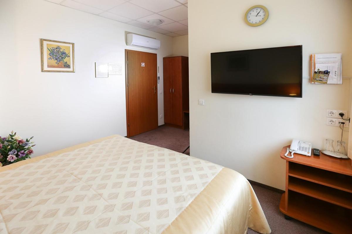 Smelyne Hotel Panevezys Ngoại thất bức ảnh