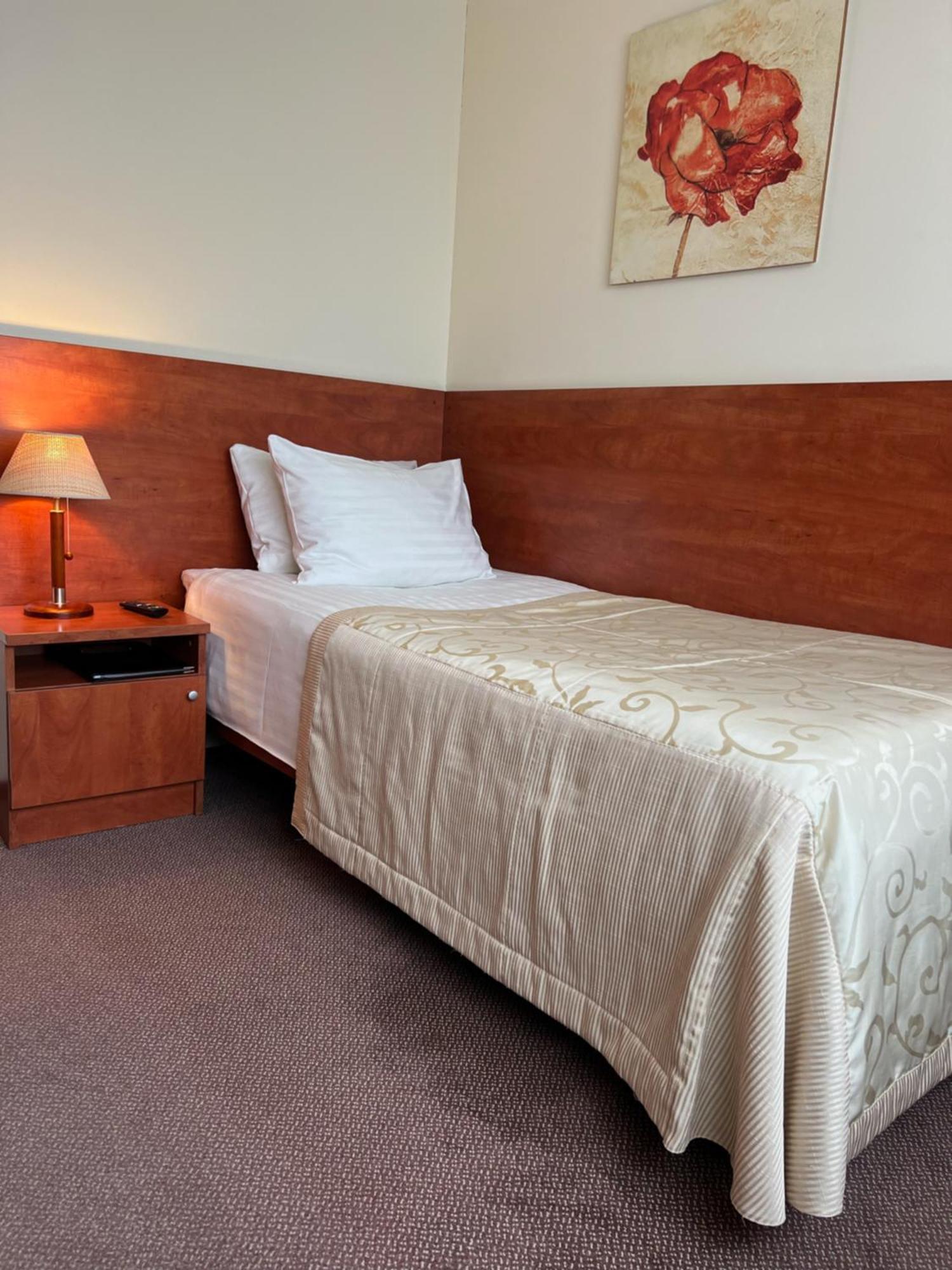 Smelyne Hotel Panevezys Ngoại thất bức ảnh
