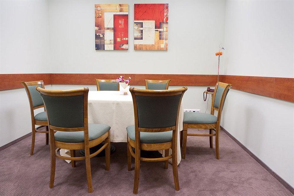 Smelyne Hotel Panevezys Ngoại thất bức ảnh