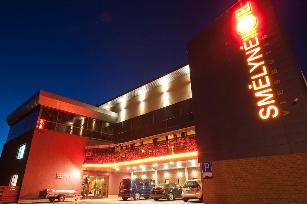 Smelyne Hotel Panevezys Ngoại thất bức ảnh
