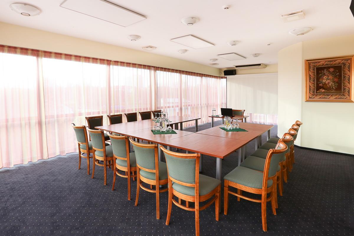 Smelyne Hotel Panevezys Ngoại thất bức ảnh