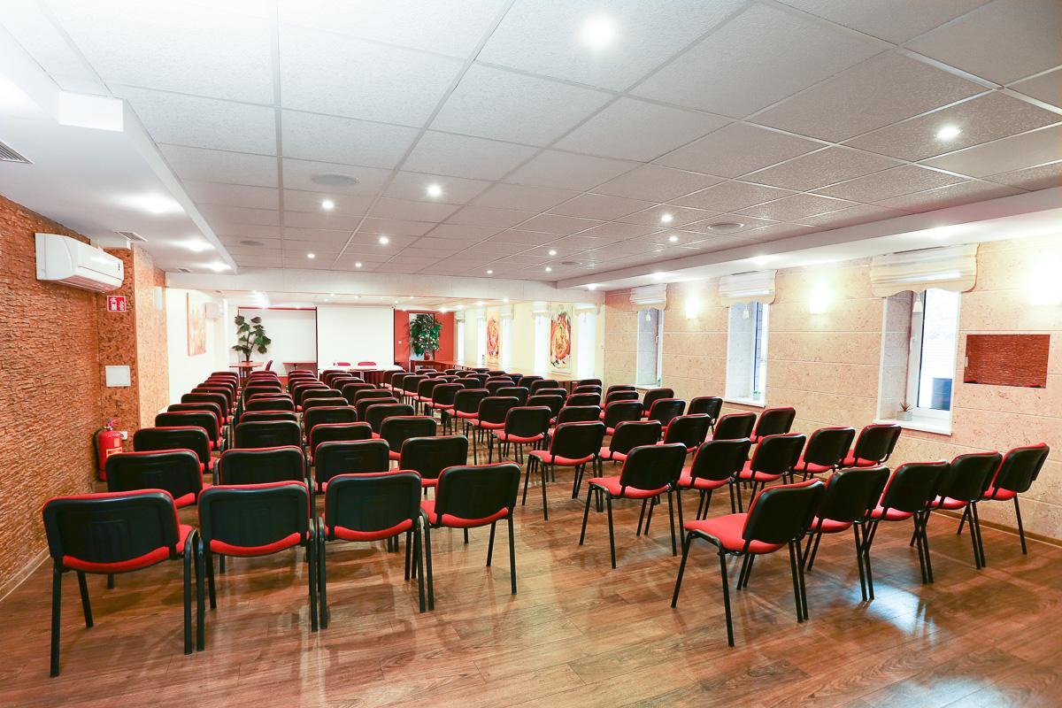 Smelyne Hotel Panevezys Ngoại thất bức ảnh